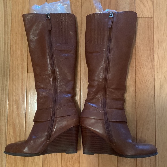 Guess Wedge Boots - Picture 2 of 5